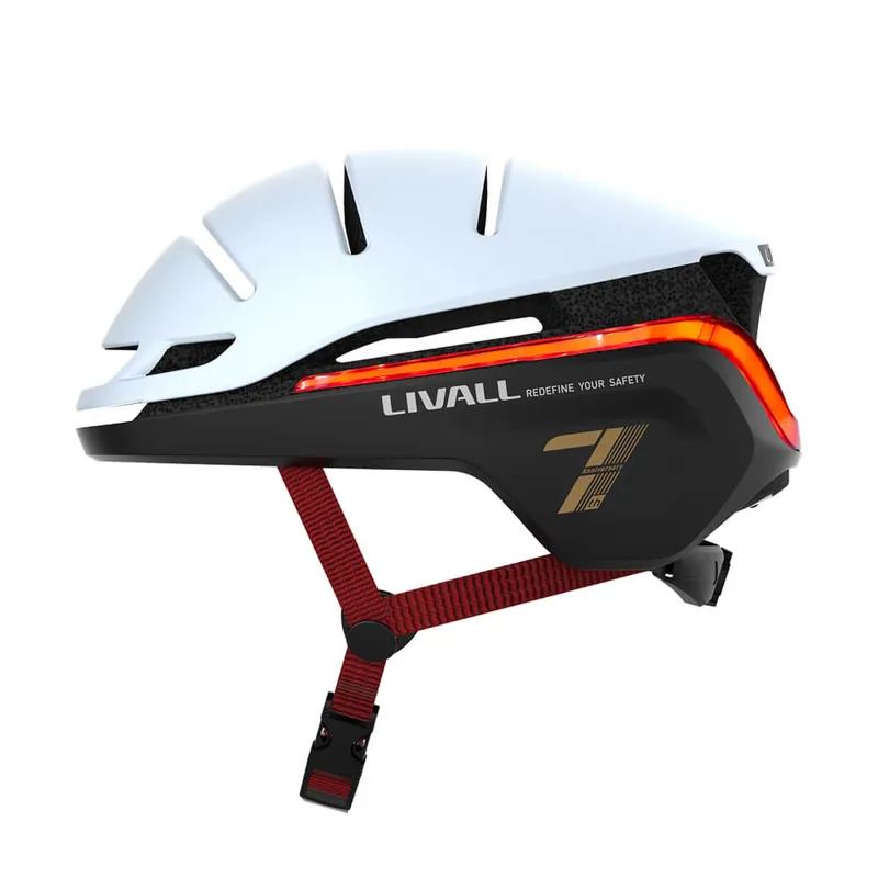 Livall Evo21 Smart Helmet in Snow-2