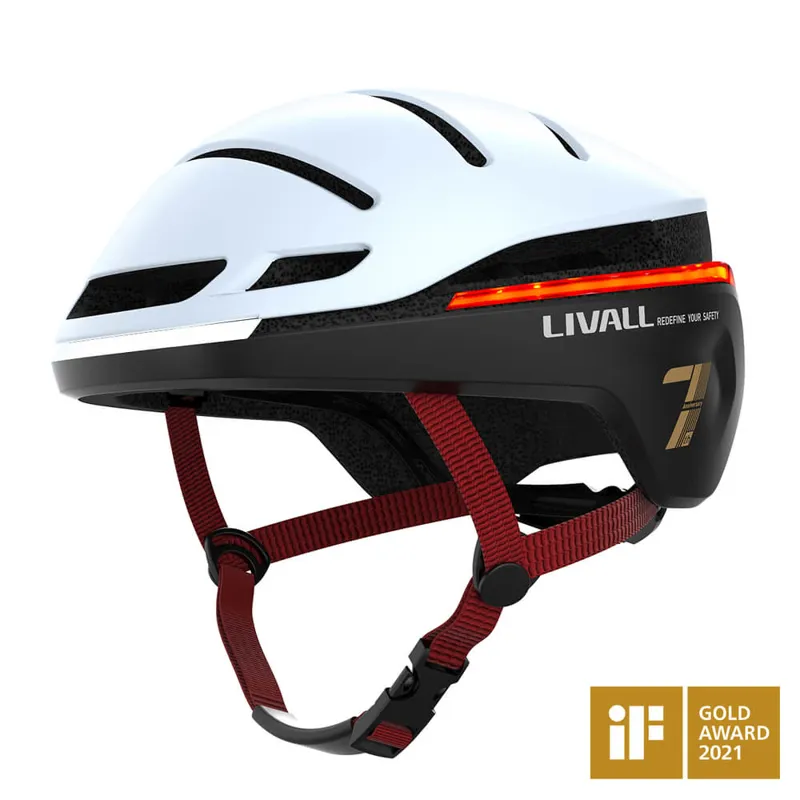 Livall Evo21 Smart Helmet in Snow