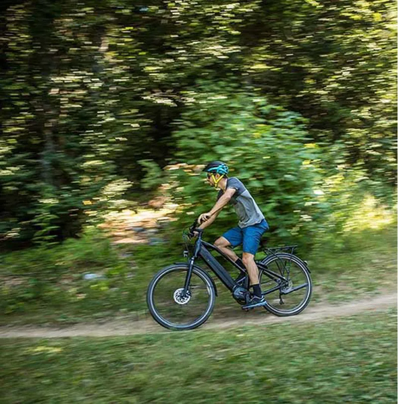 O2 Fee iSwan Urban Boost 6.1 in Athractite-1