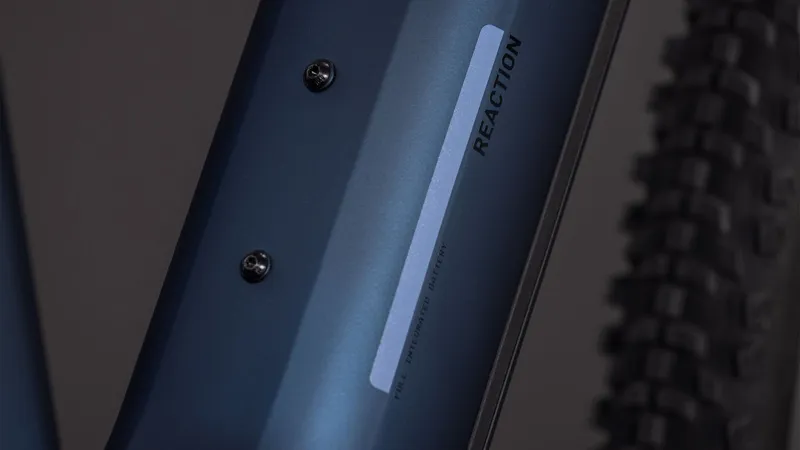 Cube Reaction Hybrid Performance 600 Indigo Blue/Reflex-4