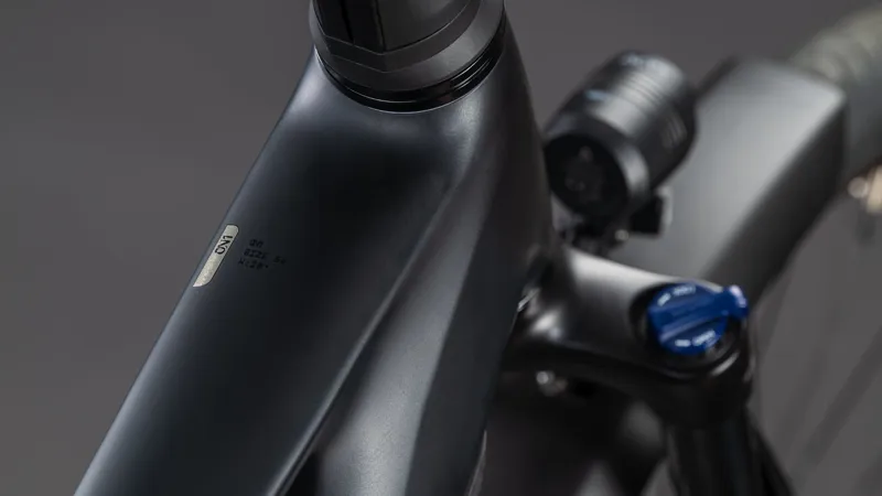 Cube Touring Hybrid One 600 Coal-2