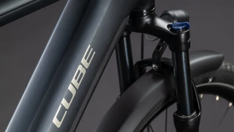 Cube Touring Hybrid One 600 Coal-4