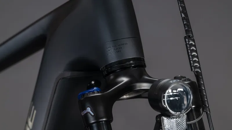 Cube Touring Hybrid One 600 Coal-3