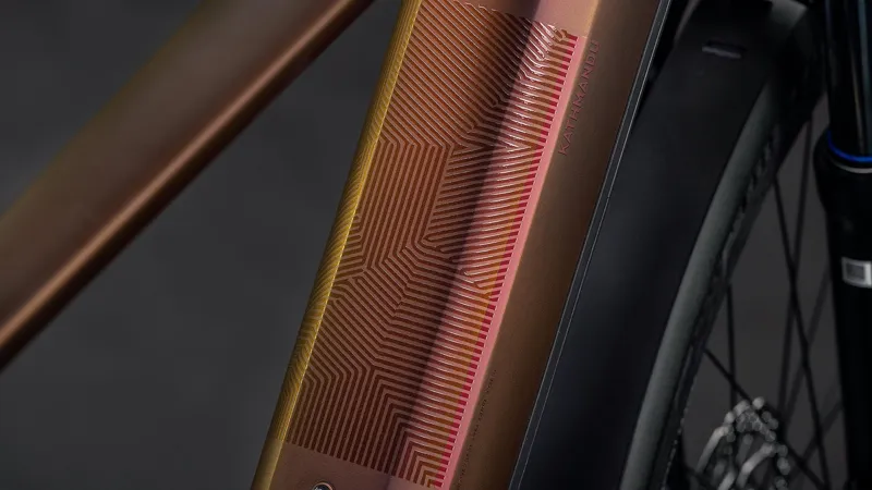 Cube Kathmandu Hybrid Pro 800 Sunglow/Chrome-3