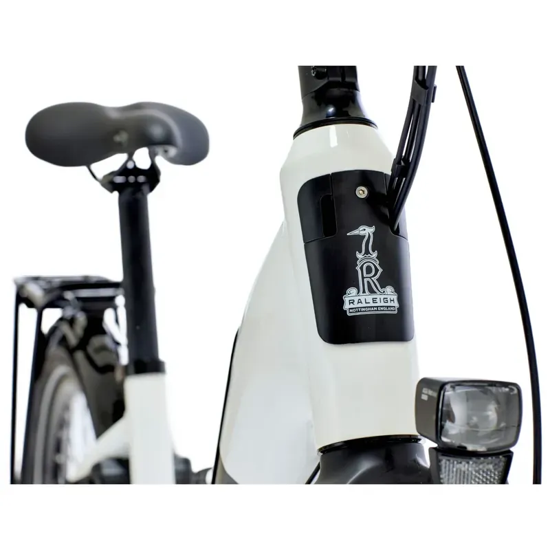 Raleigh Motus Low Step in Sparkling White-2